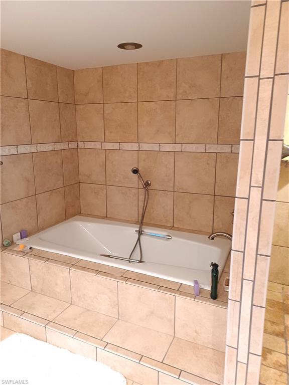 5260 S Landings DR 405 photo 13