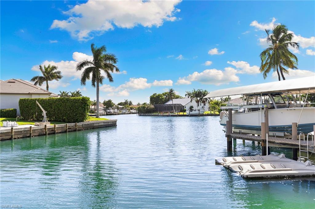 Wide canal & Long water views!