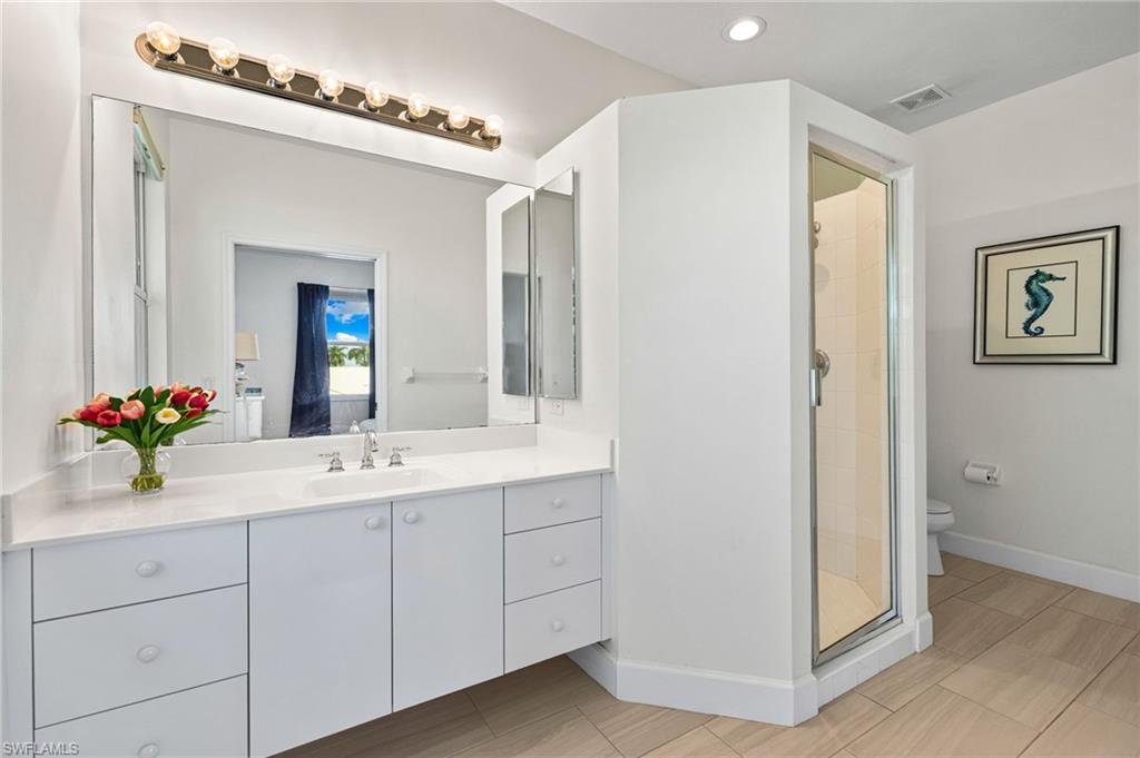 Third Guest Bedroom with private en-suite!