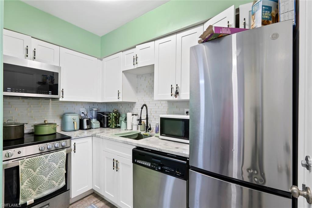 167 Collier BLVD V9 photo 6