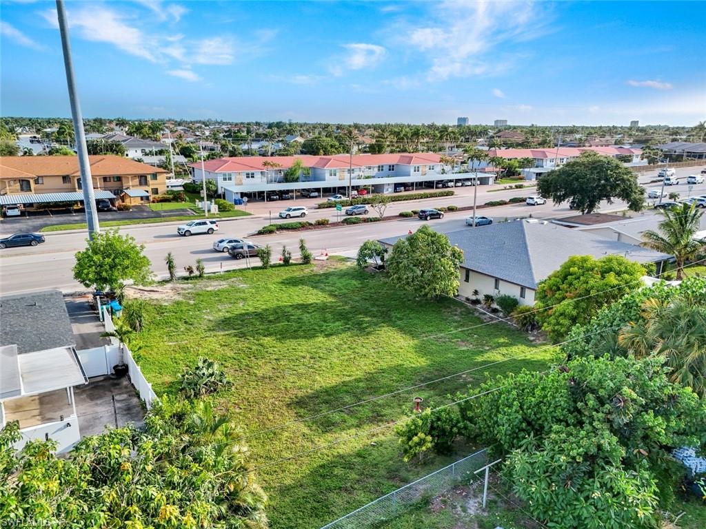 227-225 Cape Coral PKWY E
