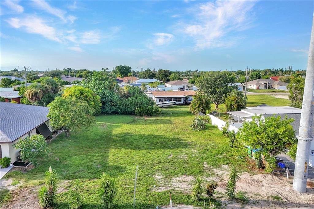 227-225 Cape Coral PKWY E