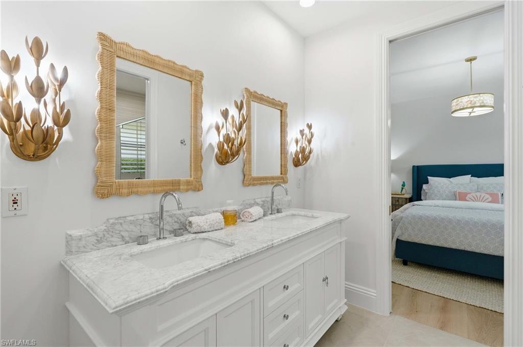 9833 Clear Lake CIR photo 23