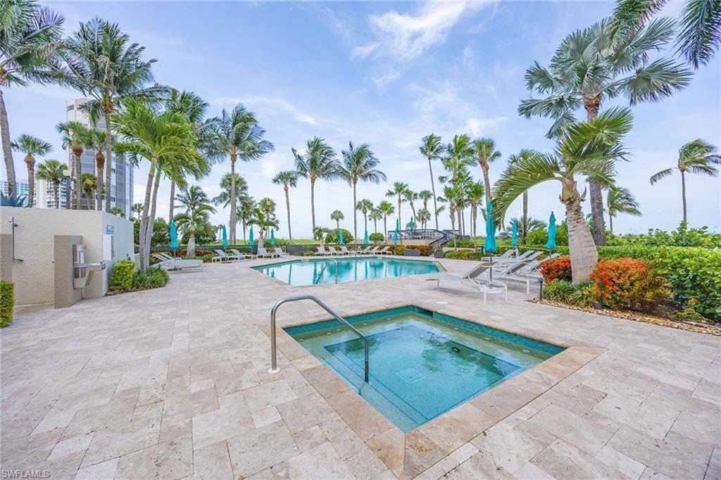 Hot tub, outdoor shower and drinking fountain.pool