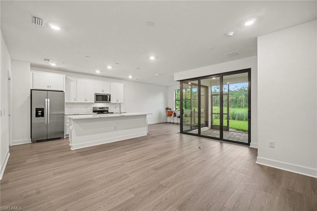 5693 Mayflower WAY 1103 photo 6