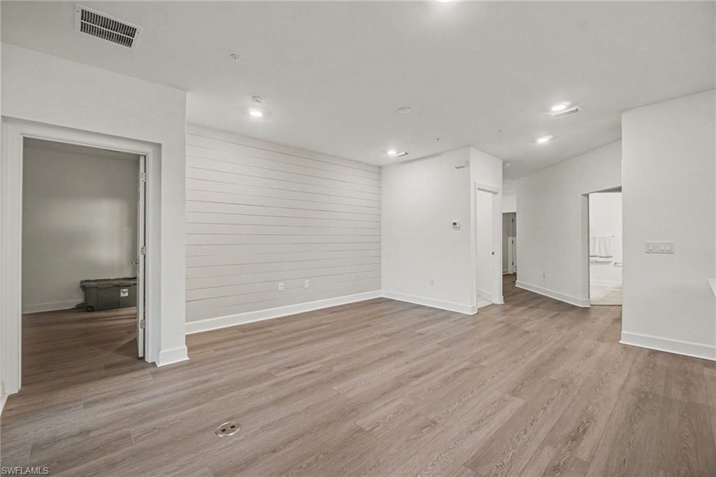 5693 Mayflower WAY 1103