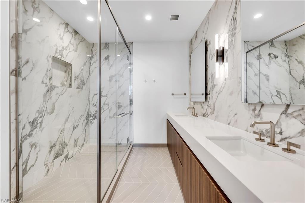 5100 Seagrass BLVD 802 photo 16