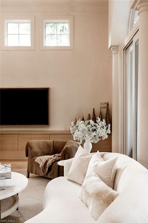 Light-toned wall finishes throughout