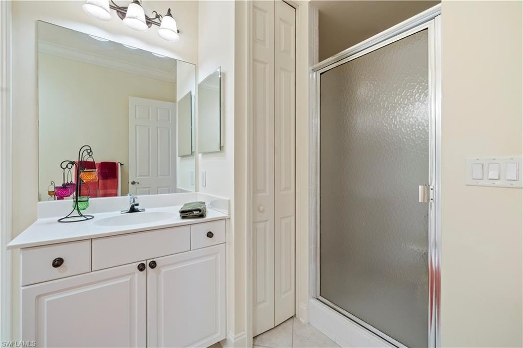 Alternate Master Bath View