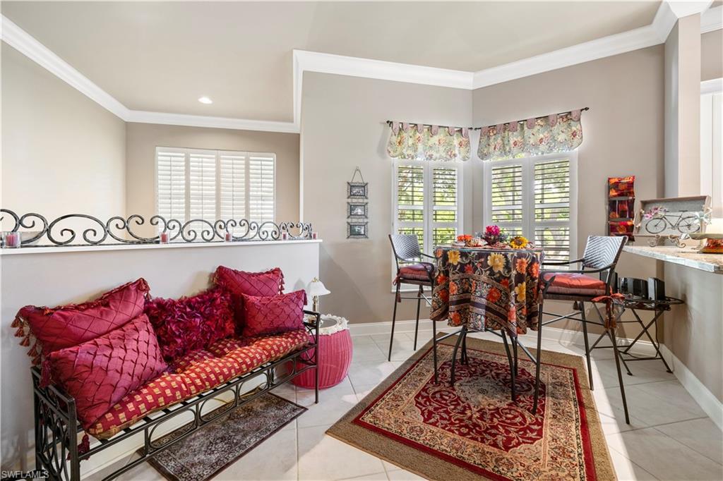 Breakfast Nook/Dinette