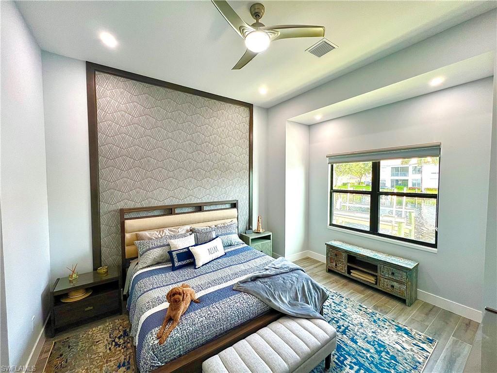 Image quality insufficient for description