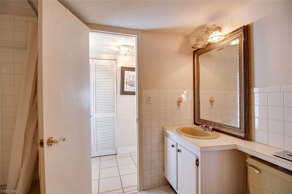 250 7th AVE S 305 photo 16