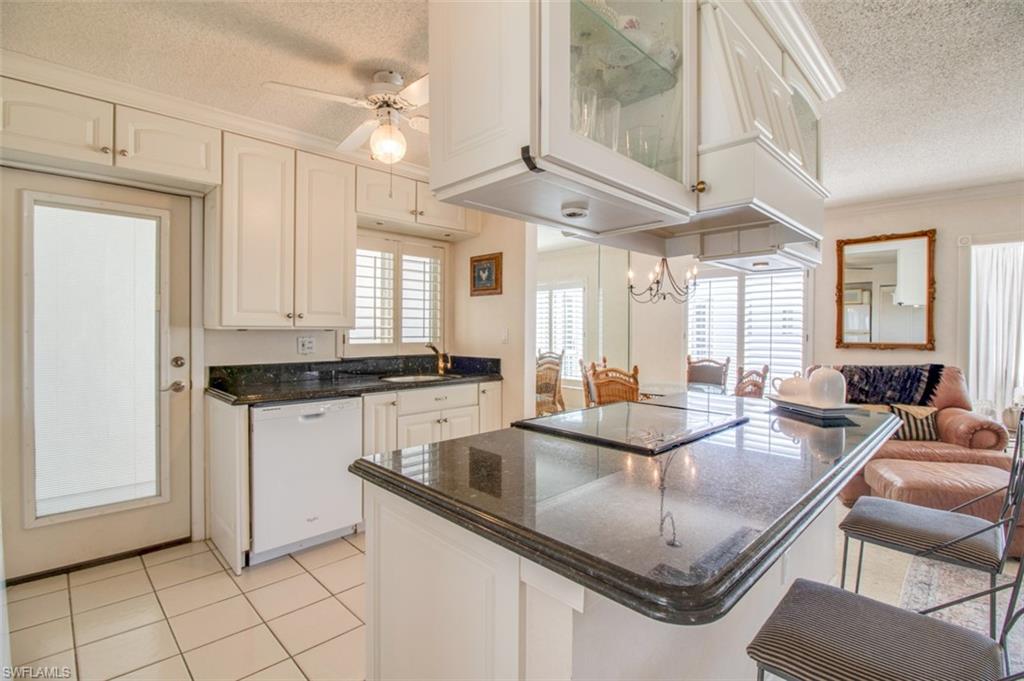 250 7th AVE S 305
