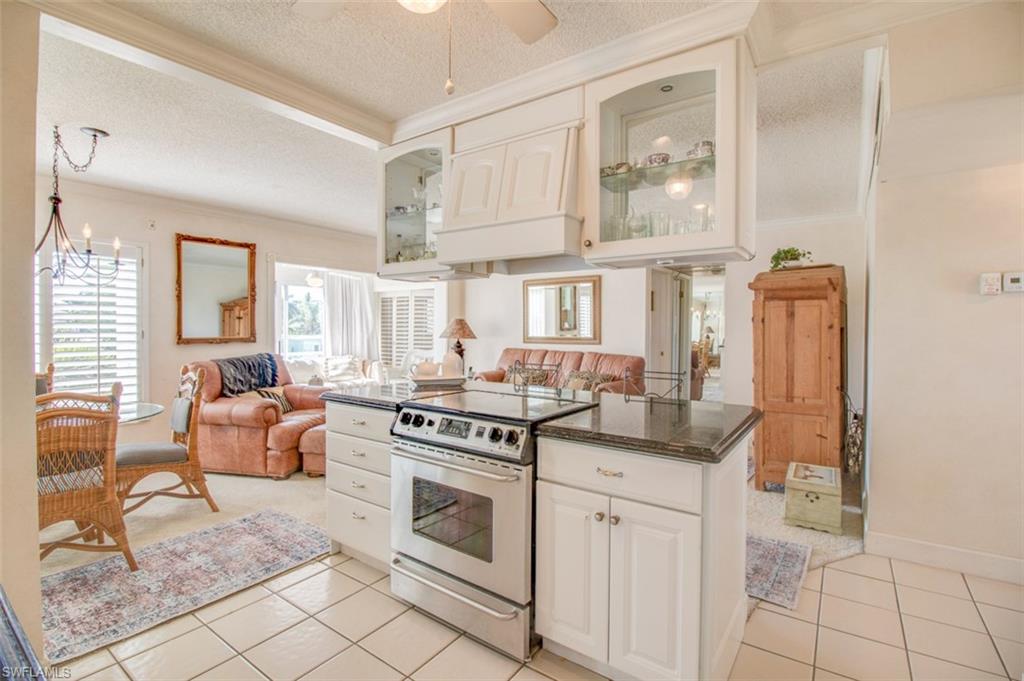 250 7th AVE S 305