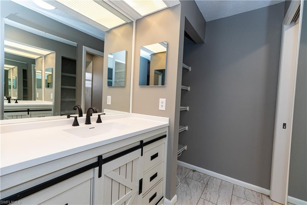 25572 Fenner CIR photo 8