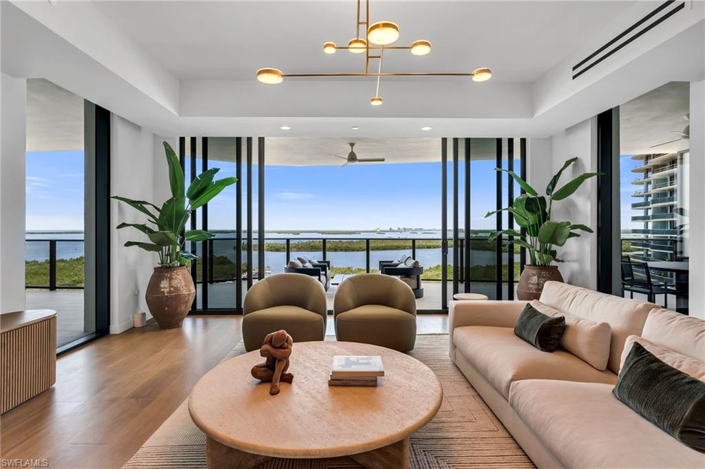 5100 Seagrass BLVD 802
