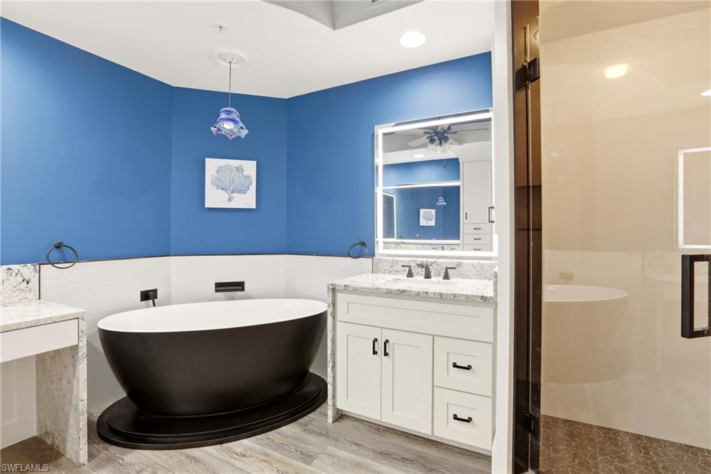 425 Cove Tower DR 1002 photo 22