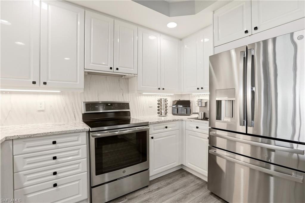425 Cove Tower DR 1002 photo 9
