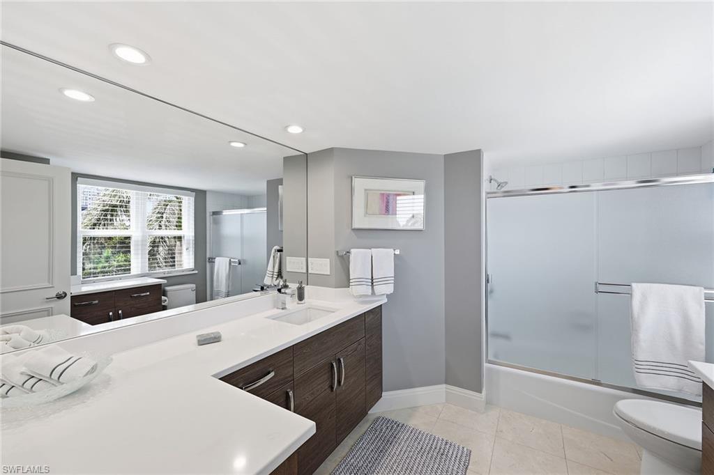 8111 Bay Colony DR 204 photo 27