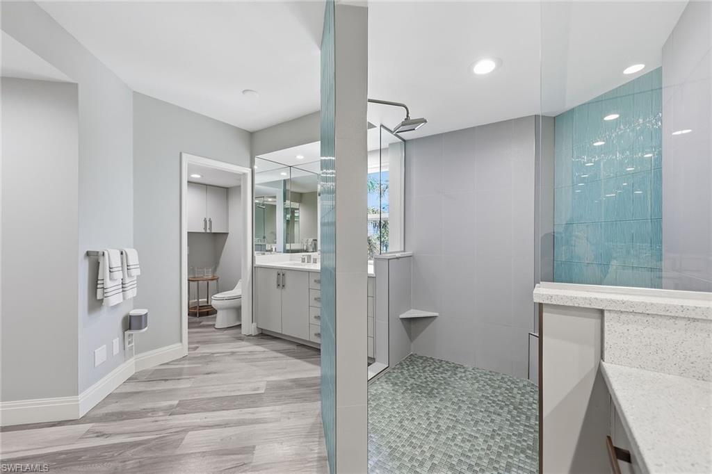 8111 Bay Colony DR 204 photo 24