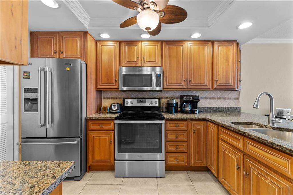 25900 Hickory BLVD 706 photo 13