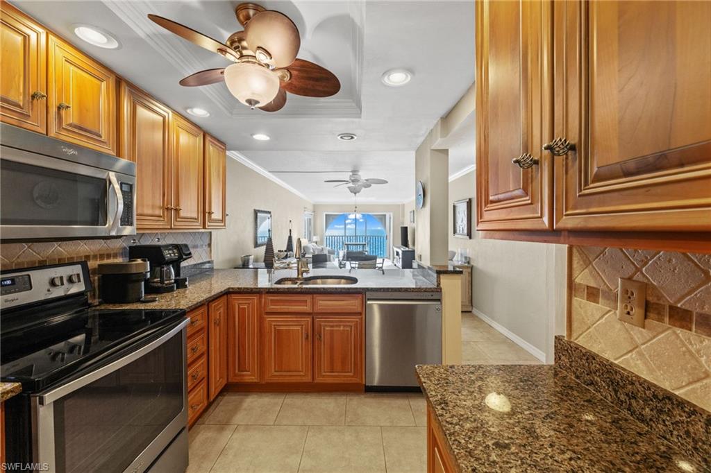 25900 Hickory BLVD 706 photo 10