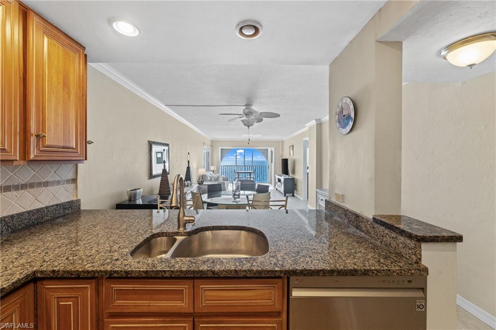 25900 Hickory BLVD 706 photo 15
