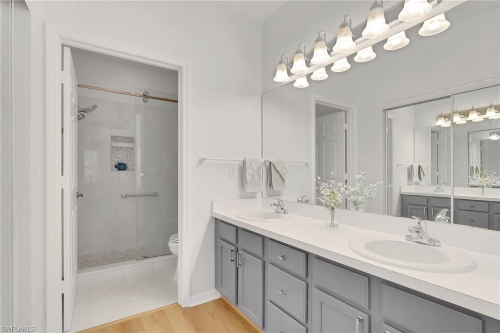 680 Wiggins Lake DR 202 photo 8