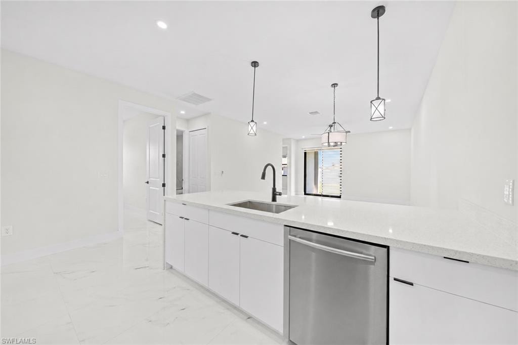 1336/1338 Diplomat PKWY E photo 8