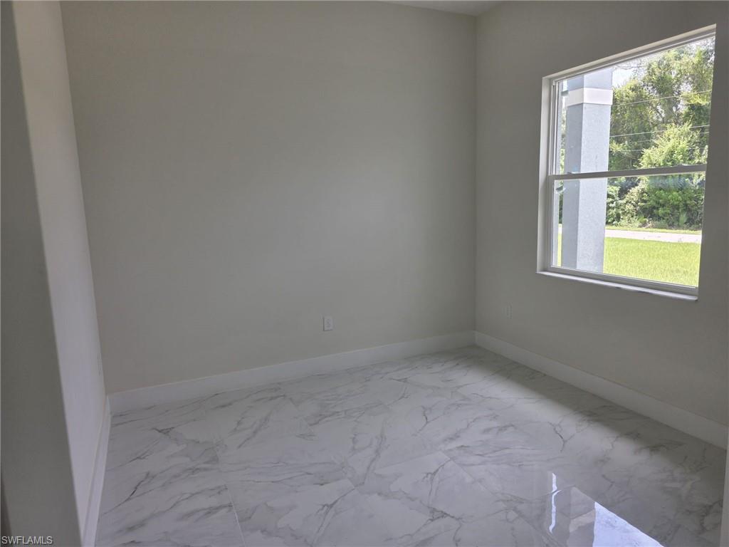 3852 Hopevale ST photo 11