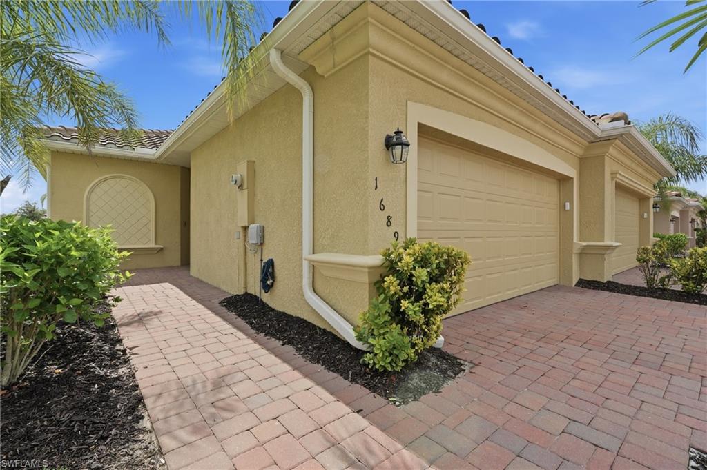 1689 Alameda DR