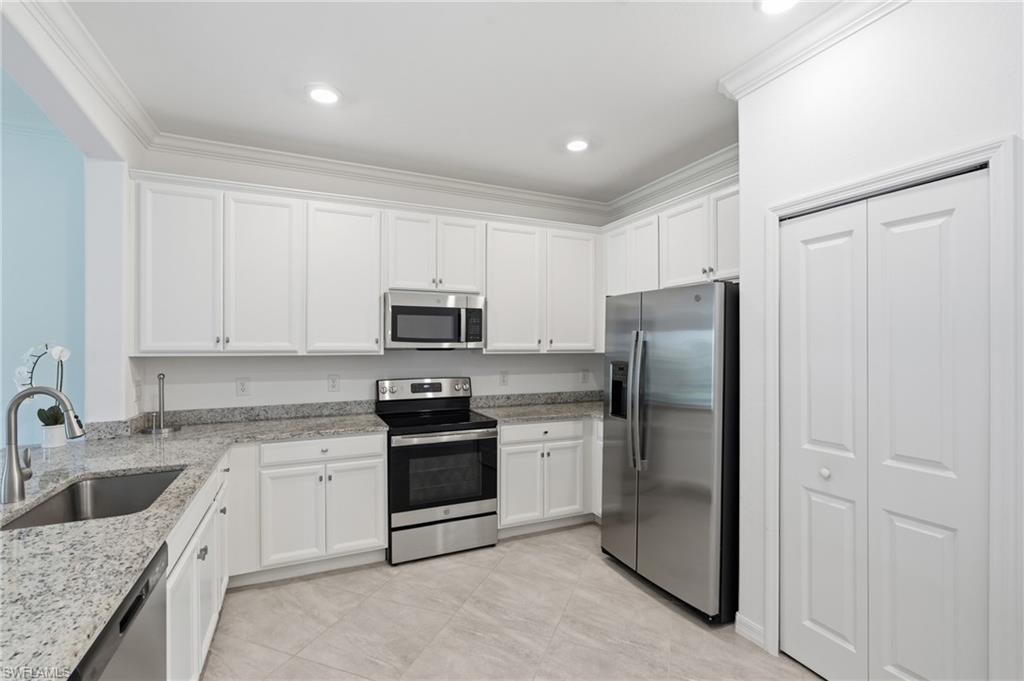 1689 Alameda DR photo 13