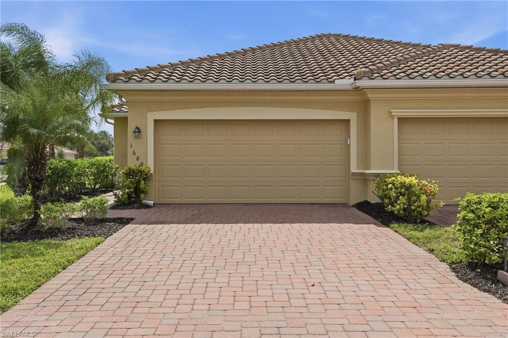 1689 Alameda DR