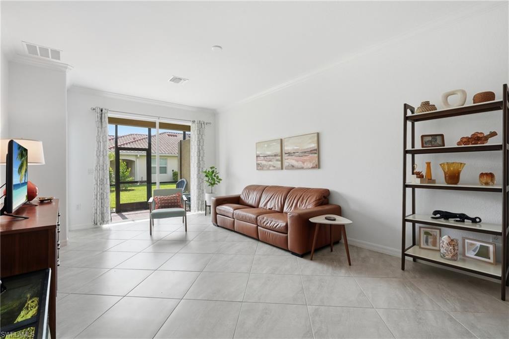 1689 Alameda DR
