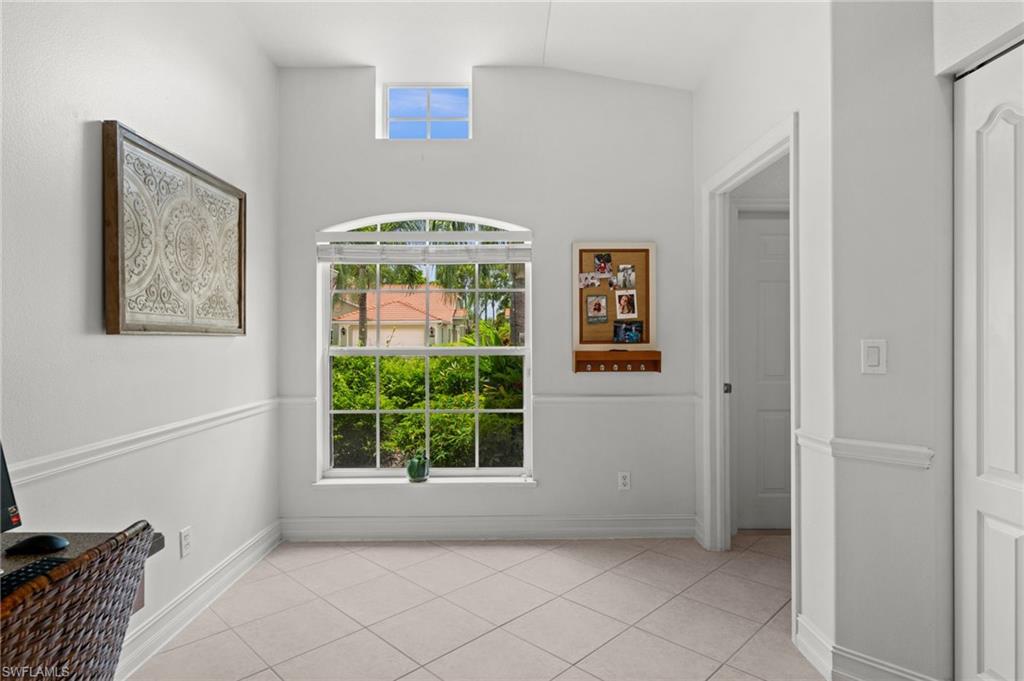 Bright breakfast area off the kitchen