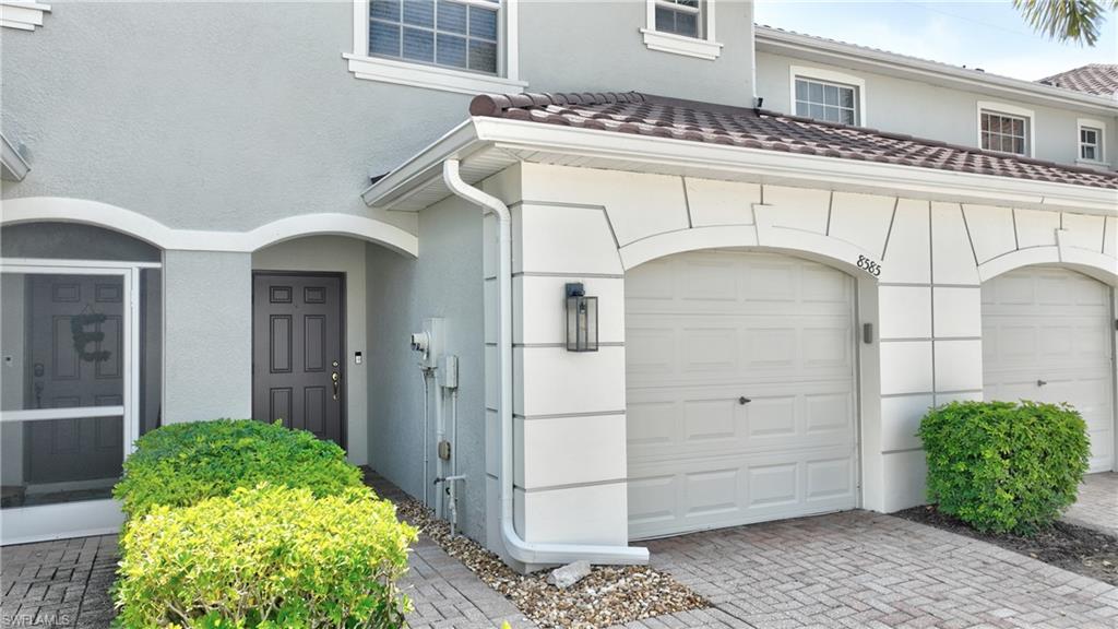 8585 Athena CT