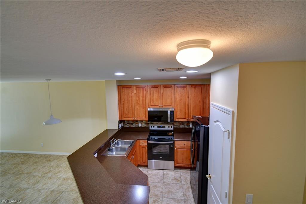 8585 Athena CT photo 10