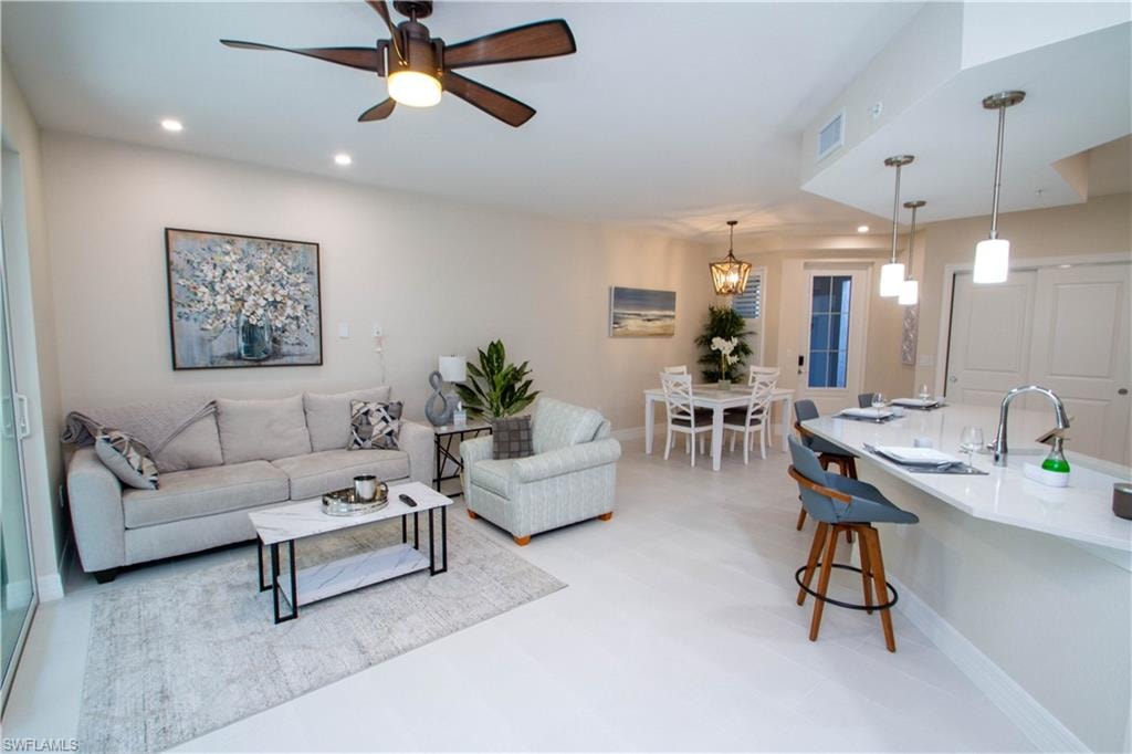262 Indies Dr 101