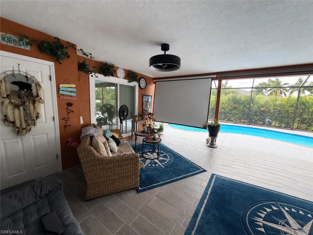 Covered Lanai Area - Showing Projection screen