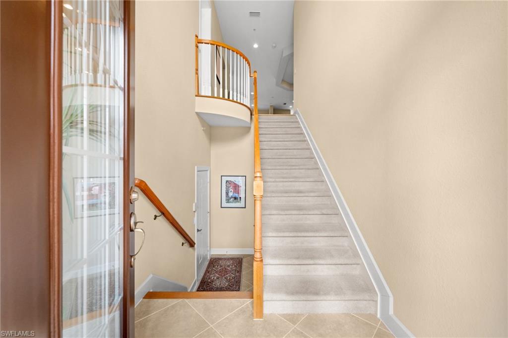 Grand Stairway Entry with Balocny
