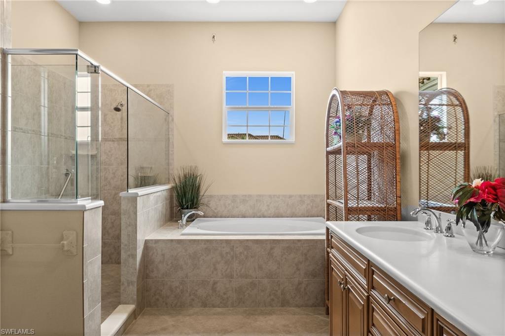 10391 Glastonbury CIR 202 photo 22
