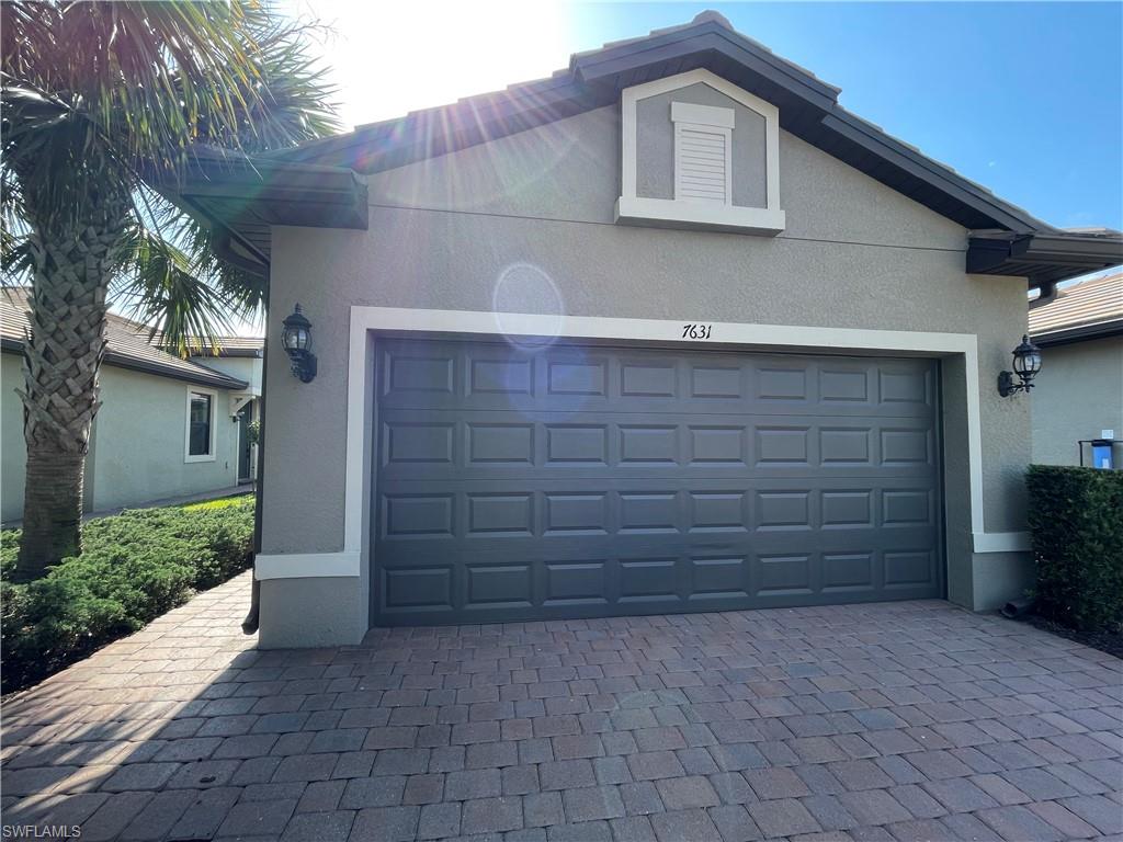 7631 Jacaranda LN photo 12