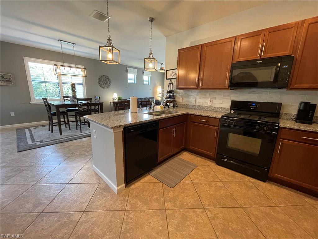 7631 Jacaranda LN photo 18