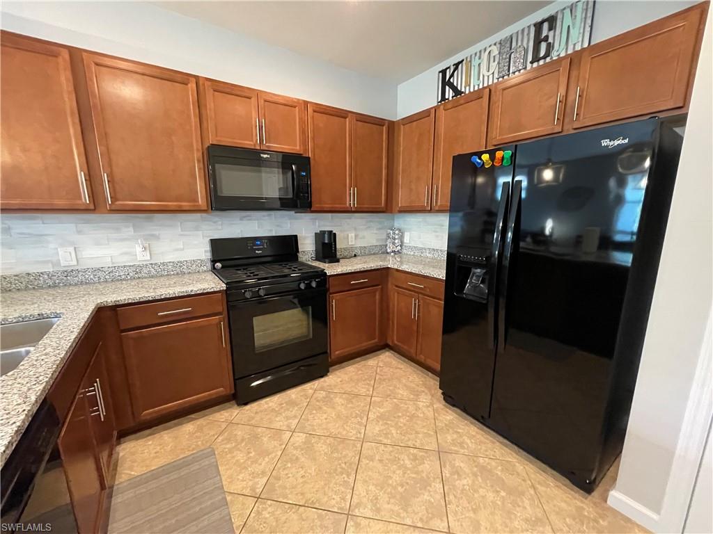 7631 Jacaranda LN photo 19