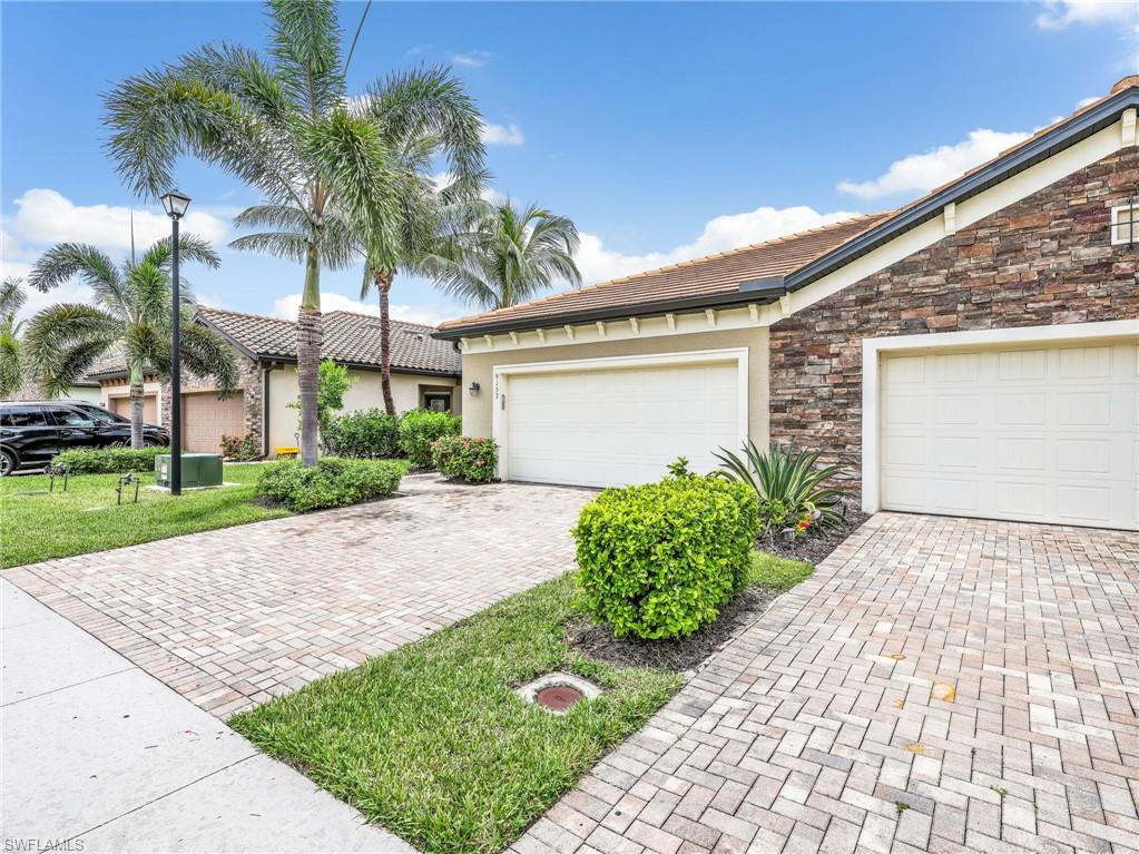 9157 Glenforest DR photo 31
