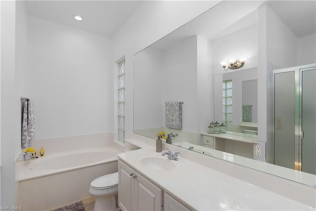 7983 Valentina CT photo 32