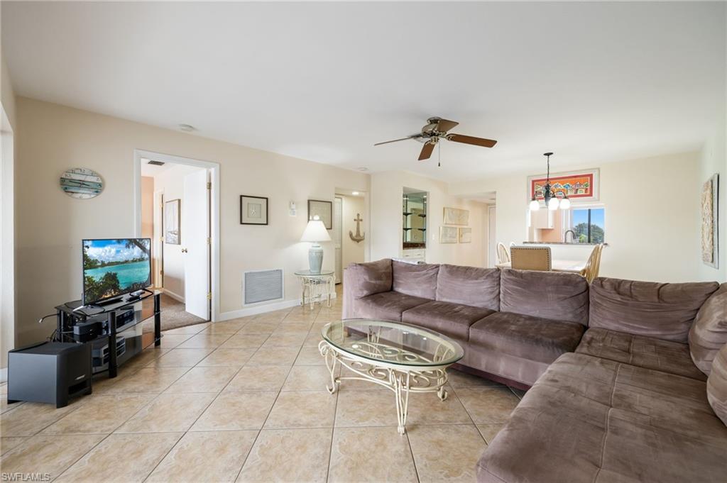 3813 SE 11th PL 1214 photo 15