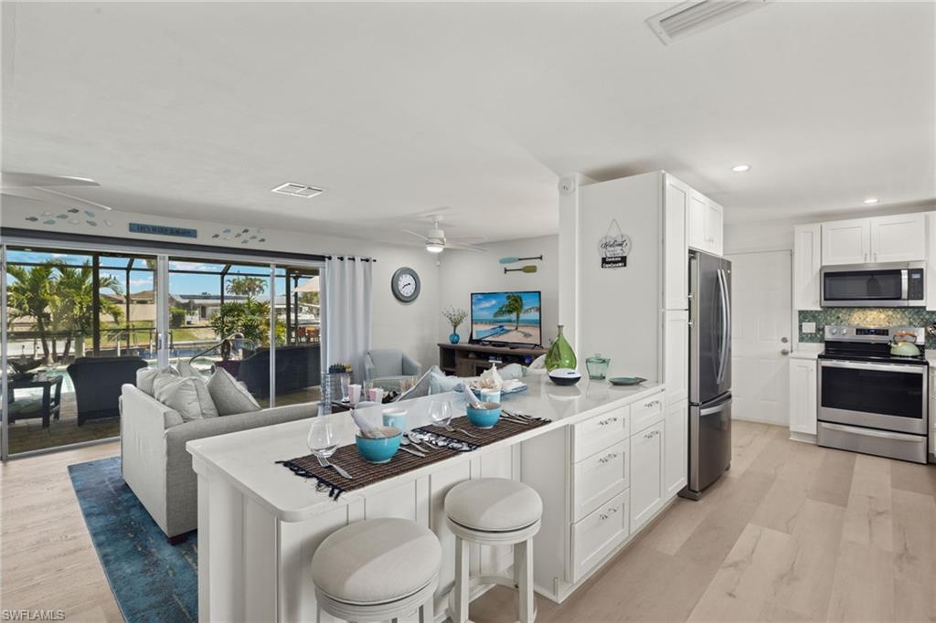 Kitchen Breakfast Bar