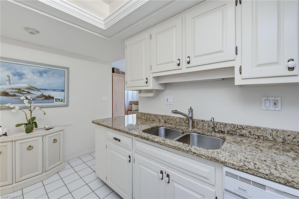 220 Seaview CT 413 photo 7