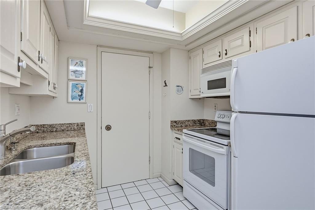 220 Seaview CT 413